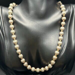 Deco Pulse Necklace Gold-Plated Ribbed Beads with Smooth Spacers